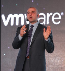 VMware云基础架构产品高级副总裁Bogomil Balkansky